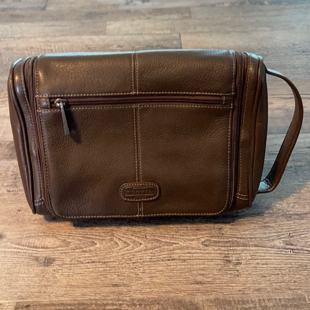 Fossil Leather Toiletry Bag